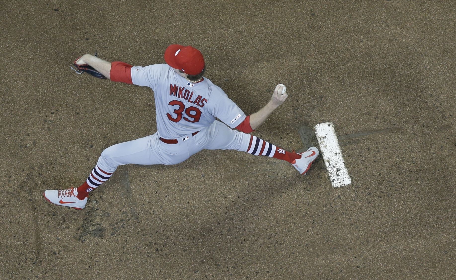 Cardinals, Brewers open baseball season